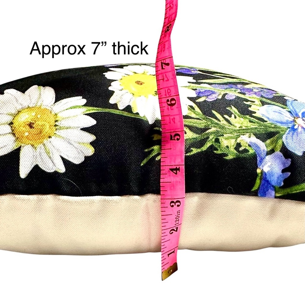 NWT Indoor/Outdoor Throw Pillows Sally Eckman Roberts Art‎ Butterfly Flowers 18” - Picture 9 of 10